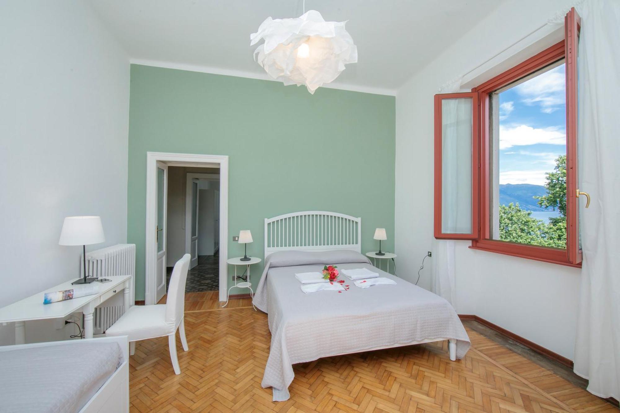Residenza Oleandro Lake View Luino Center - Happy Rentals Bagian luar foto