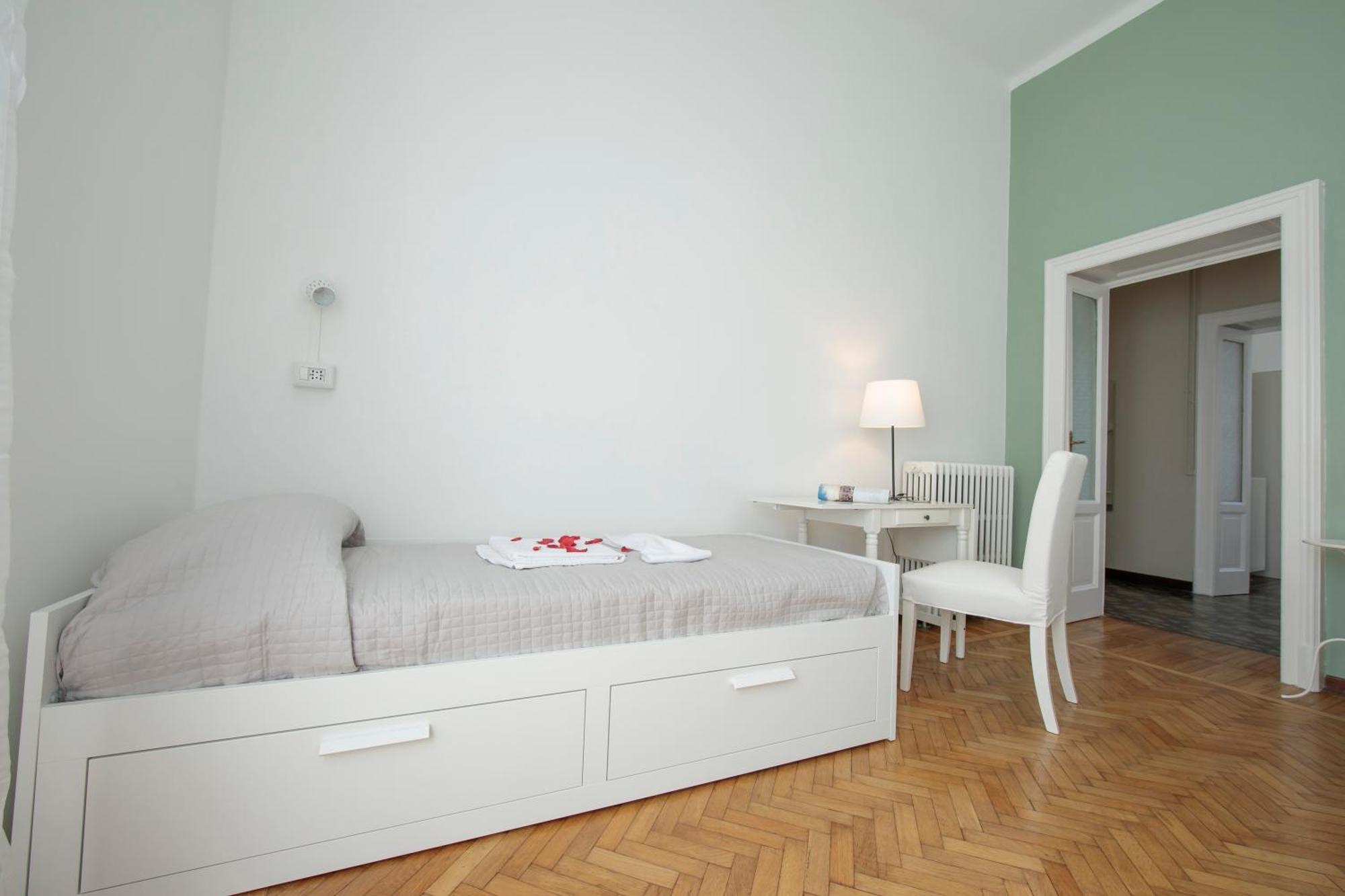 Residenza Oleandro Lake View Luino Center - Happy Rentals Bagian luar foto