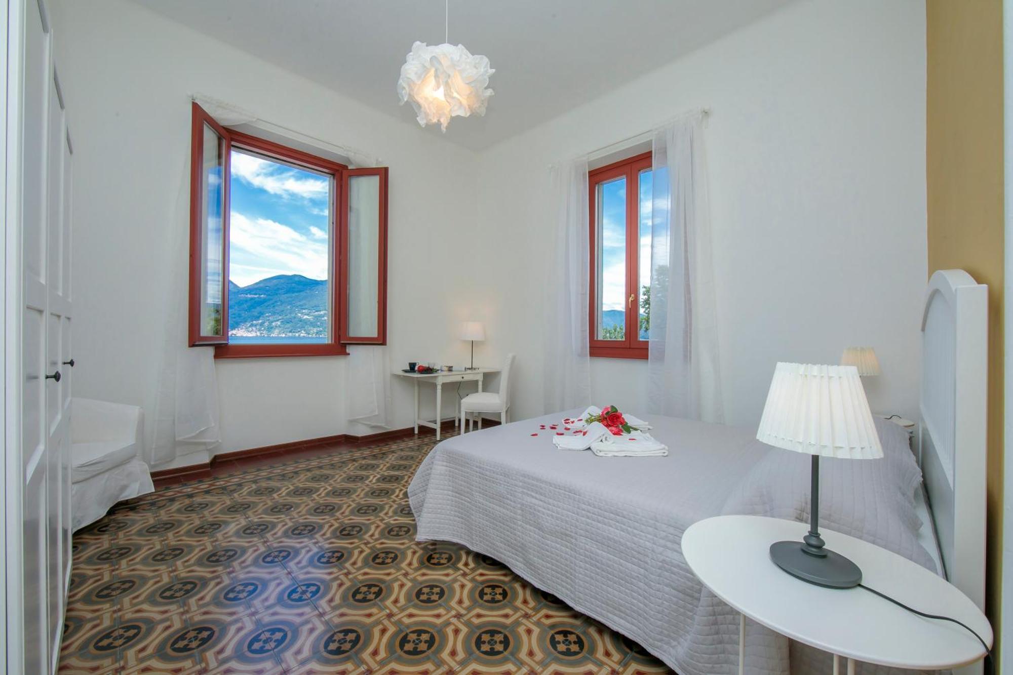 Residenza Oleandro Lake View Luino Center - Happy Rentals Bagian luar foto